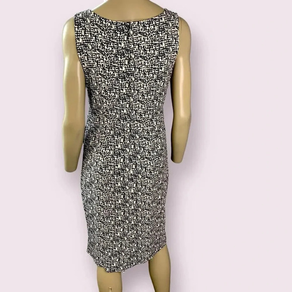 Ann Taylor Sleeveless Ruched Shift Casual Dress Stretch Size 10 Black and White - Picture 2 of 16